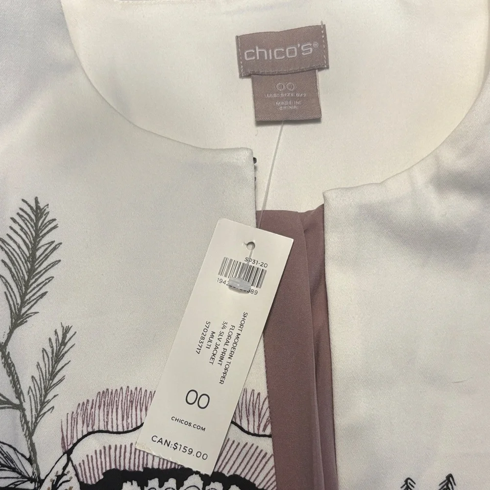 CHICO’s NWT Lined Short Modern Topper Floral Print White/Black Size 00 (0-2) - Picture 9 of 9